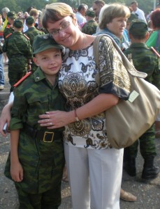 Суворовцу Дмитрию Белых  нравится носить военную форму - его мама Виктория Сергеевна гордится своим сыном - будущим офицером