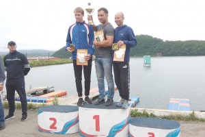 Арсений Цыбульников - серебряный призер (на фото слева)