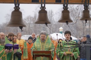Освящение колоколов звонницы провел владыка Николай