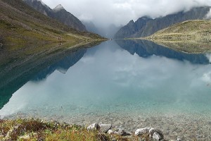 Озеро Сюрприз - будто рукотворный бассейн под открытым небом
